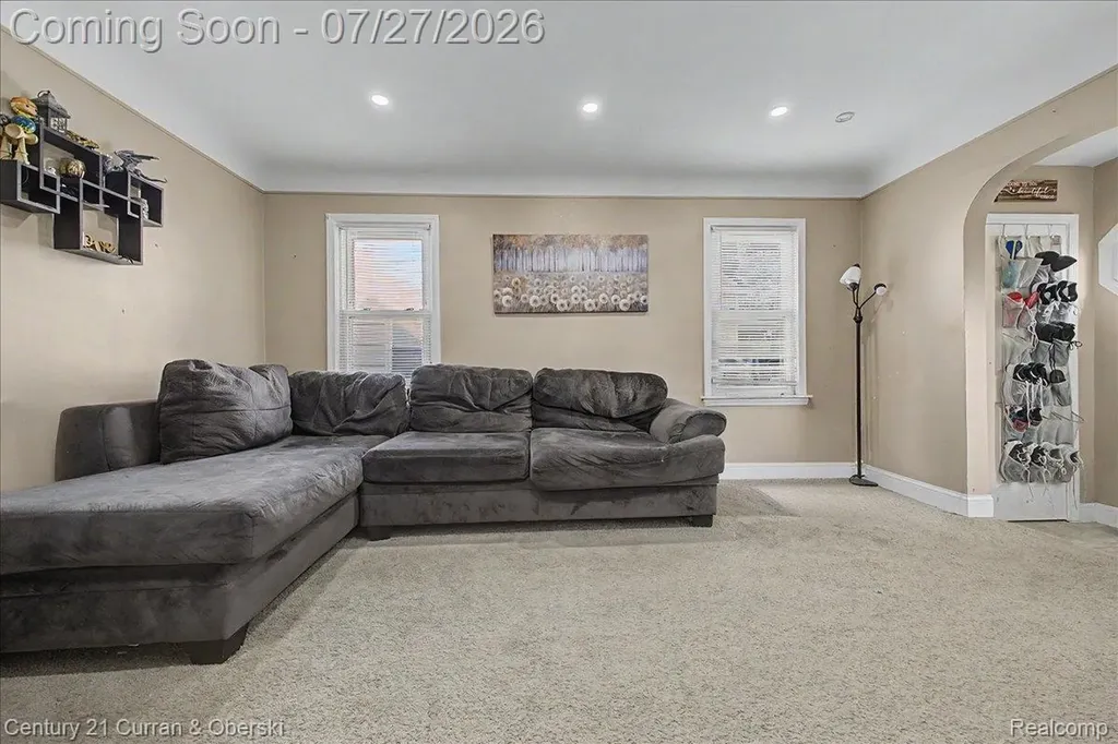 711 Lincoln Avenue Lincoln Park City MI 48146