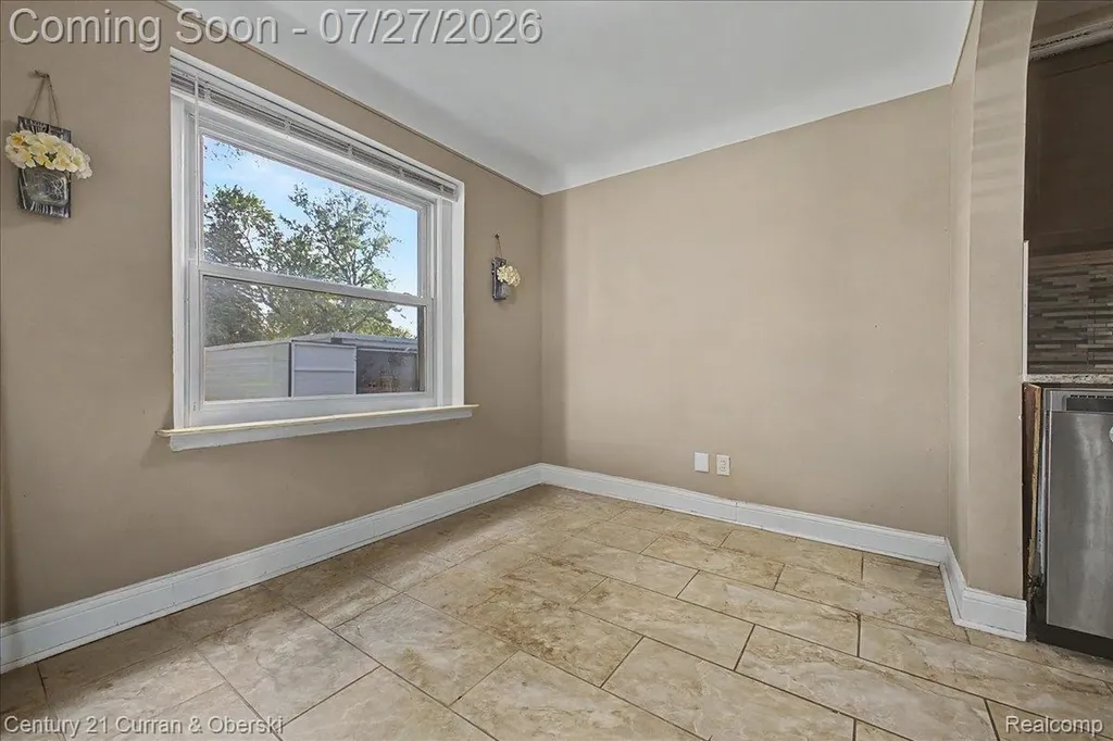 711 Lincoln Avenue Lincoln Park City MI 48146