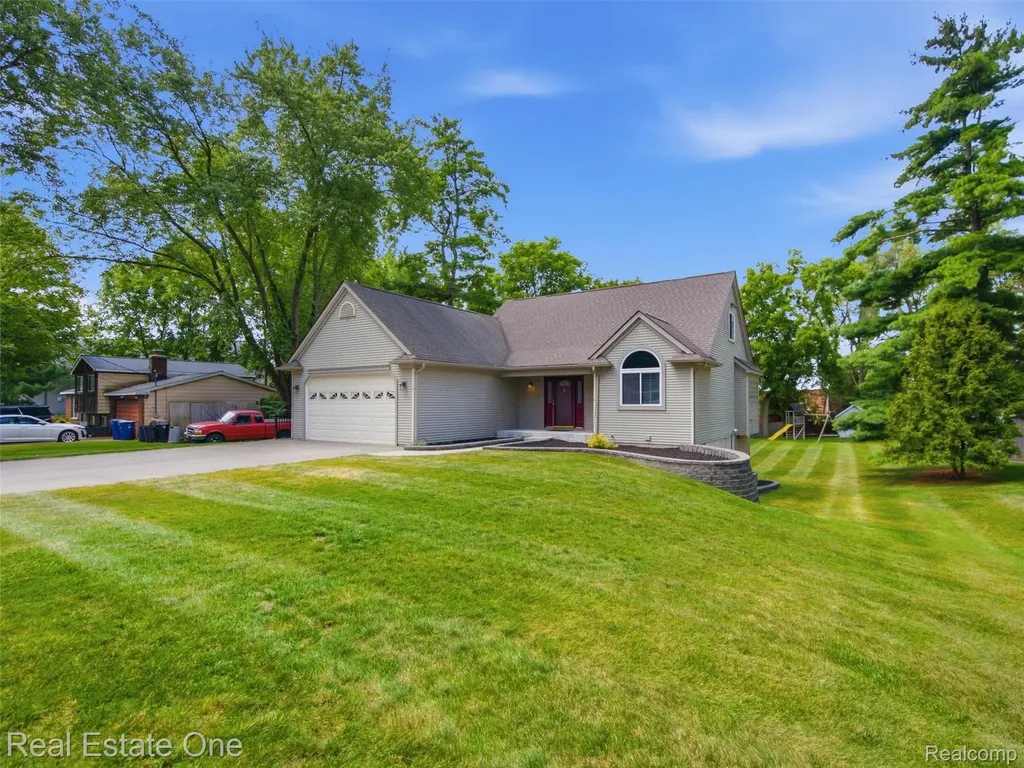 4125 Rural Street Waterford Charter Township MI 48329