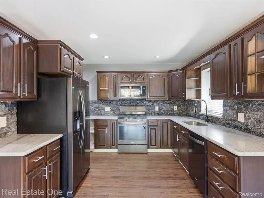 4125 Rural Street Waterford Charter Township MI 48329
