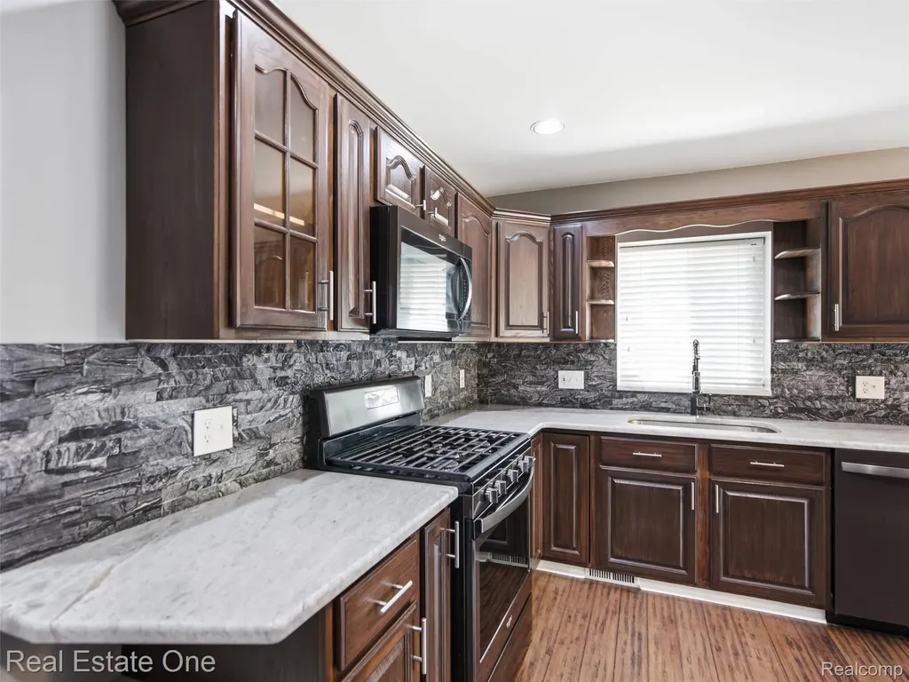 4125 Rural Street Waterford Charter Township MI 48329