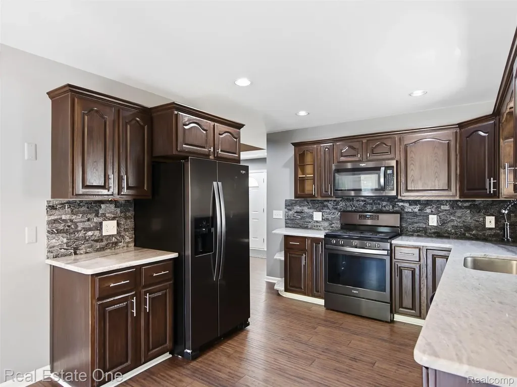4125 Rural Street Waterford Charter Township MI 48329