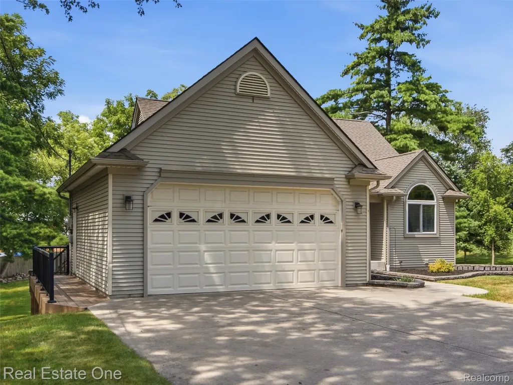 4125 Rural Street Waterford Charter Township MI 48329