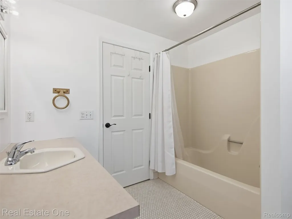 4125 Rural Street Waterford Charter Township MI 48329