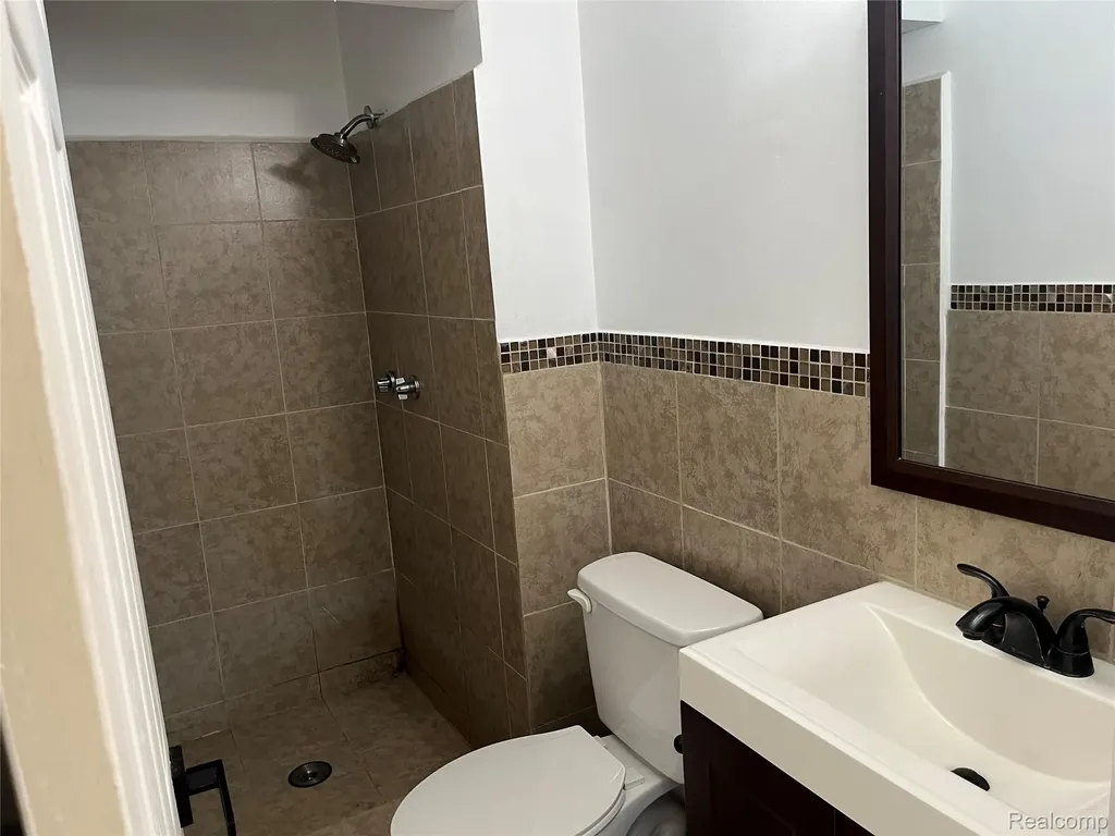 13502 Moceri Circle Warren City MI 48088