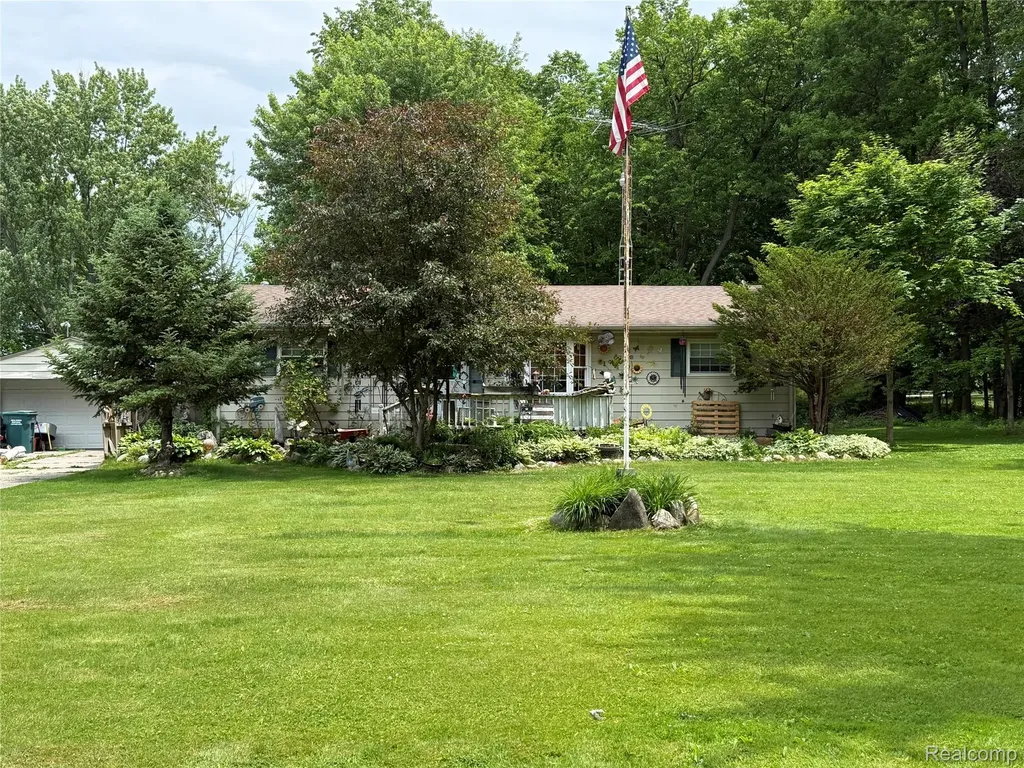 1927 New Rochelle Drive Elba Township MI 48446