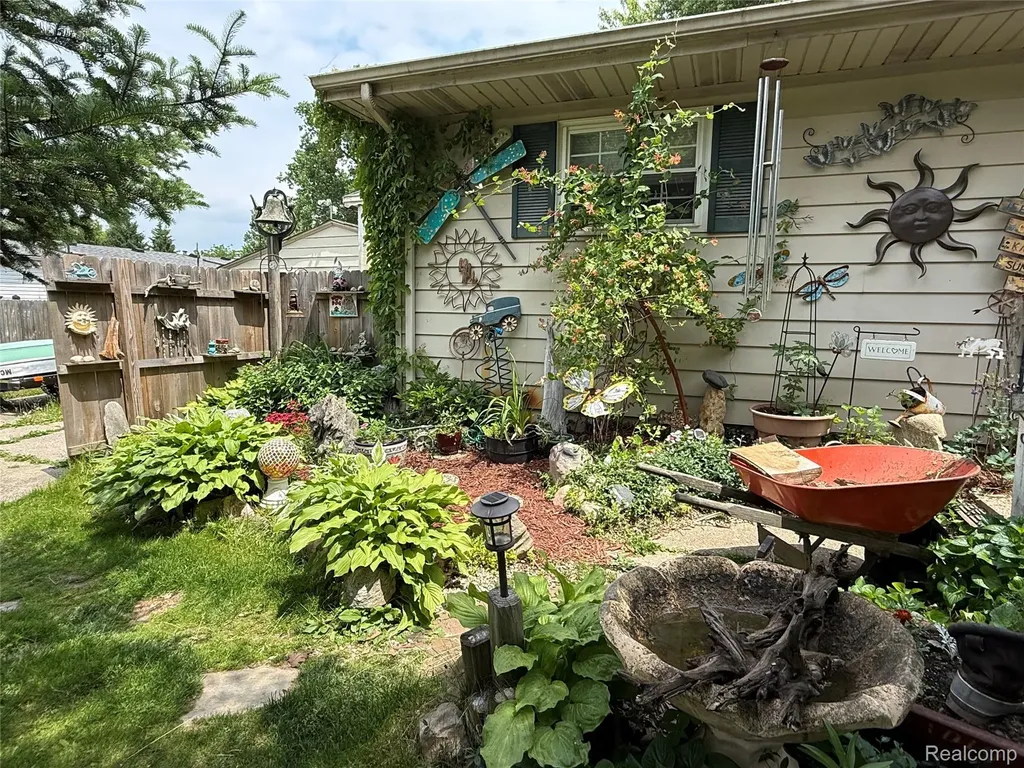1927 New Rochelle Drive Elba Township MI 48446