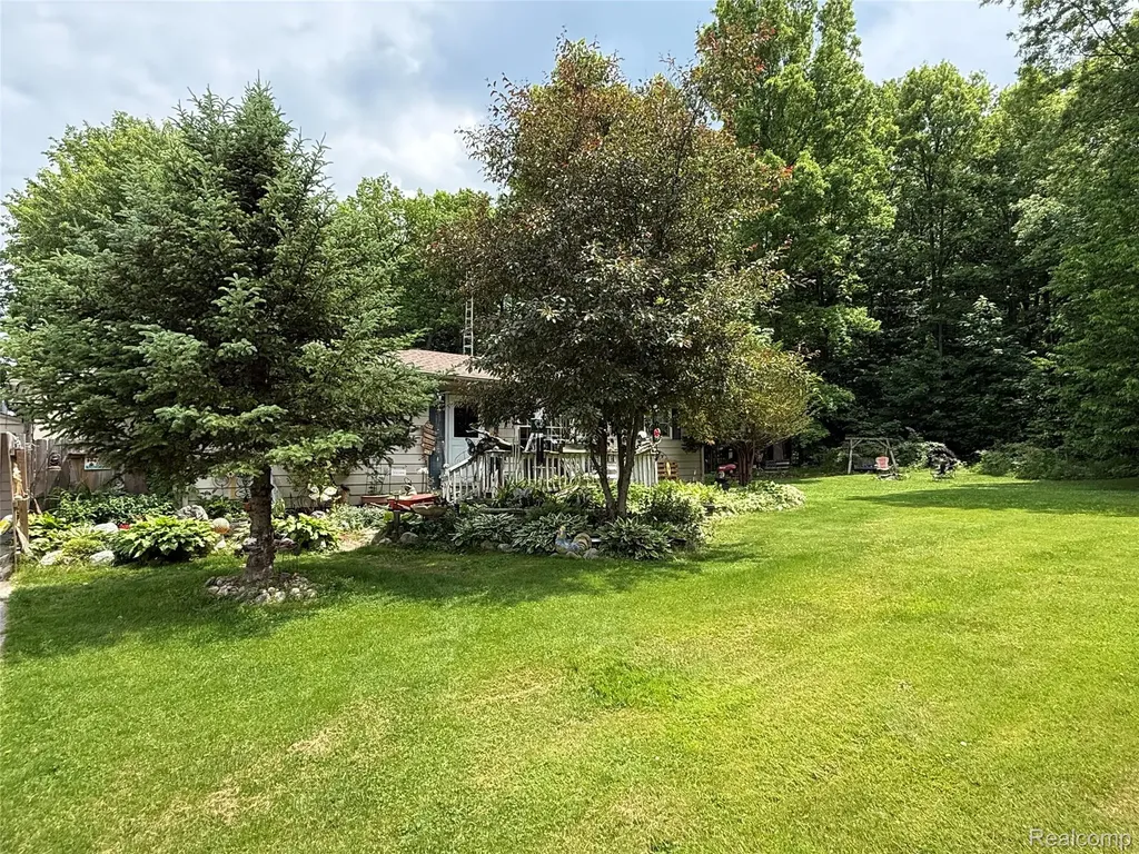 1927 New Rochelle Drive Elba Township MI 48446