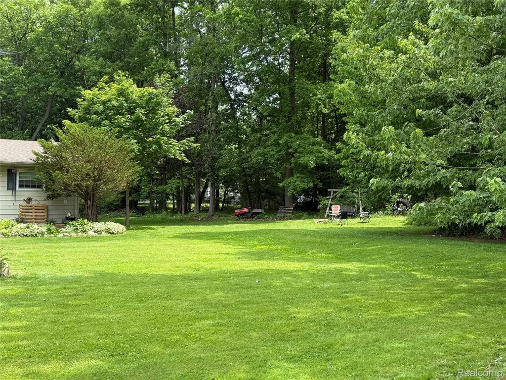 1927 New Rochelle Drive Elba Township MI 48446