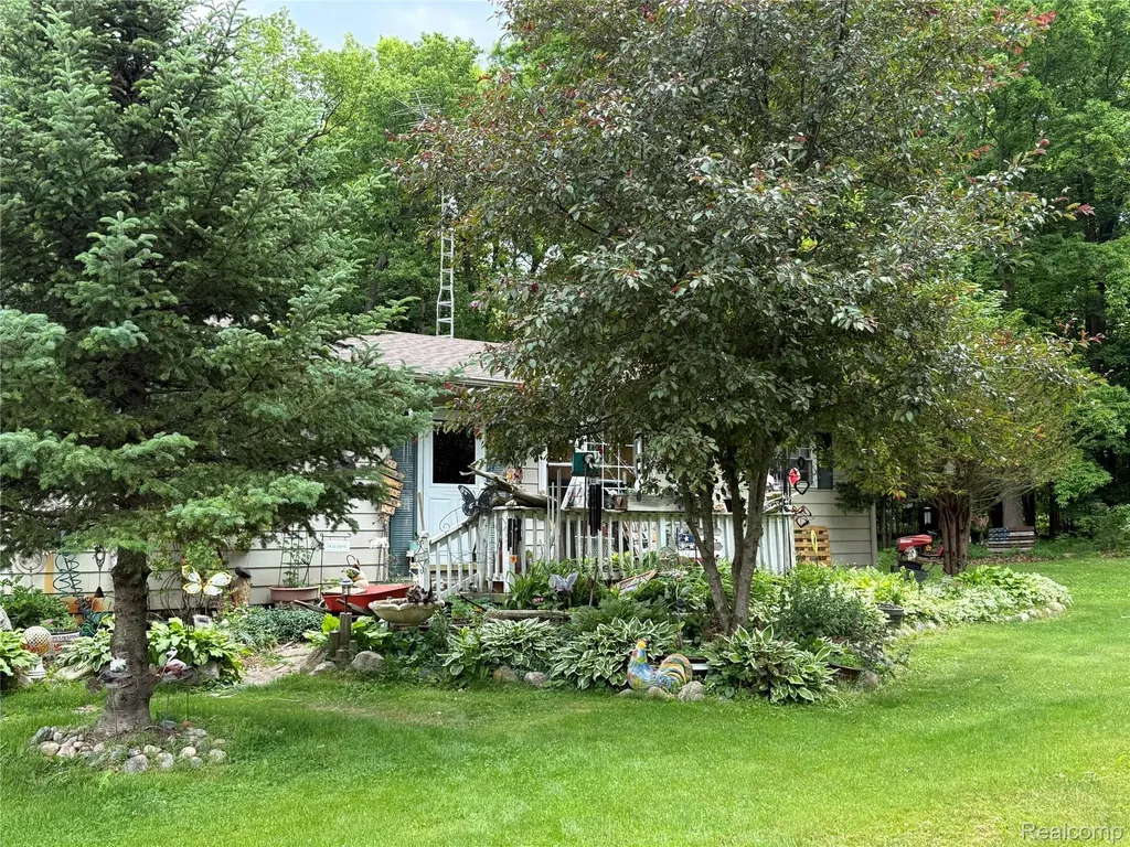 1927 New Rochelle Drive Elba Township MI 48446
