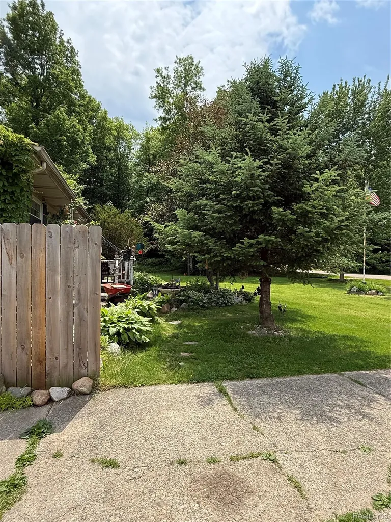 1927 New Rochelle Drive Elba Township MI 48446