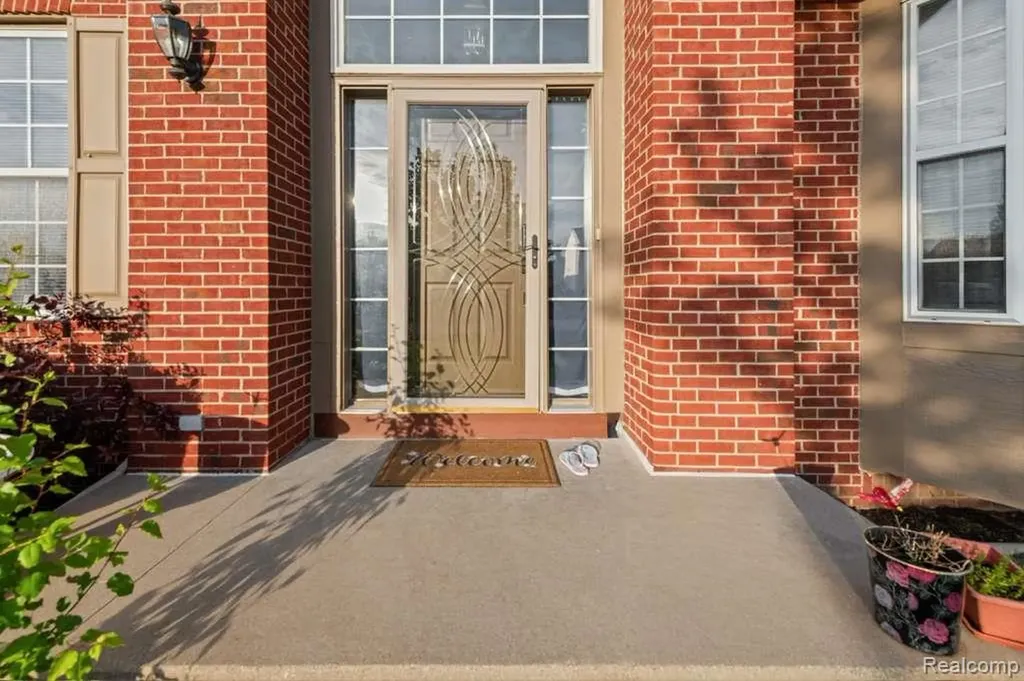 33868 Monterra Lane Sterling Heights City MI 48312