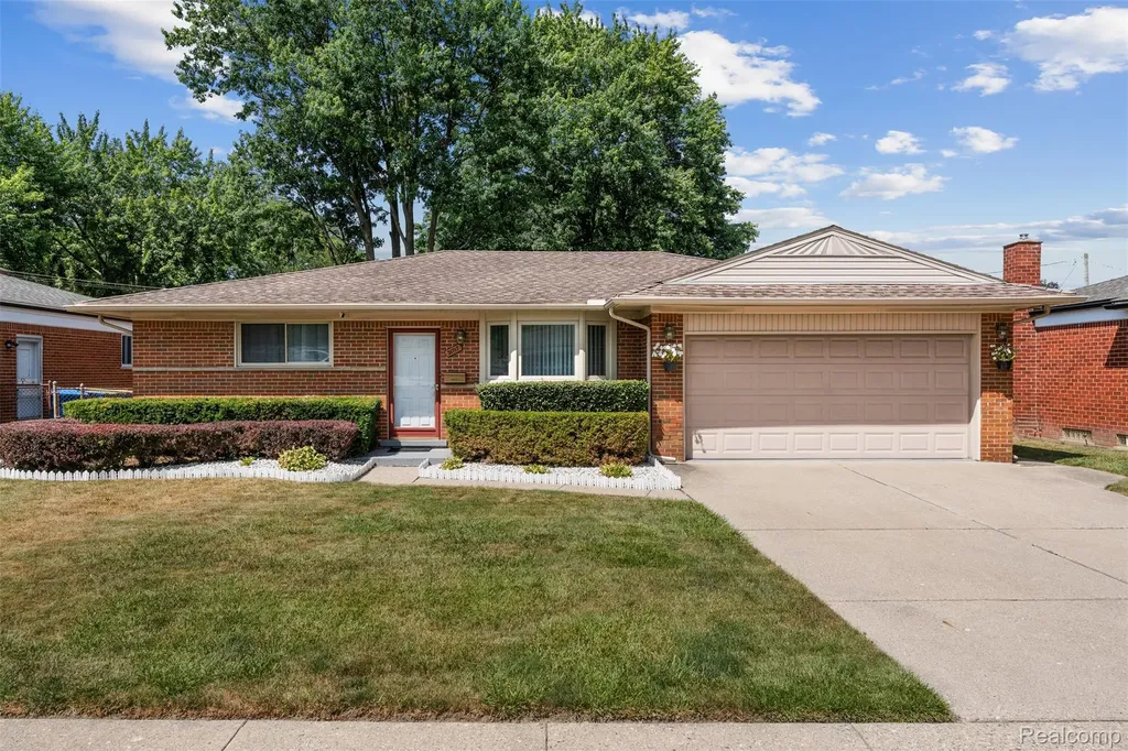31717 Tecla Drive Warren City MI 48088