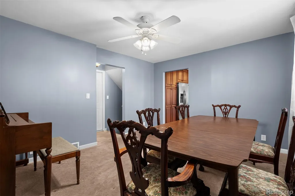 31717 Tecla Drive Warren City MI 48088