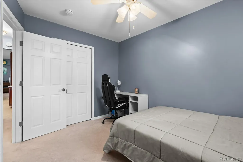 31717 Tecla Drive Warren City MI 48088