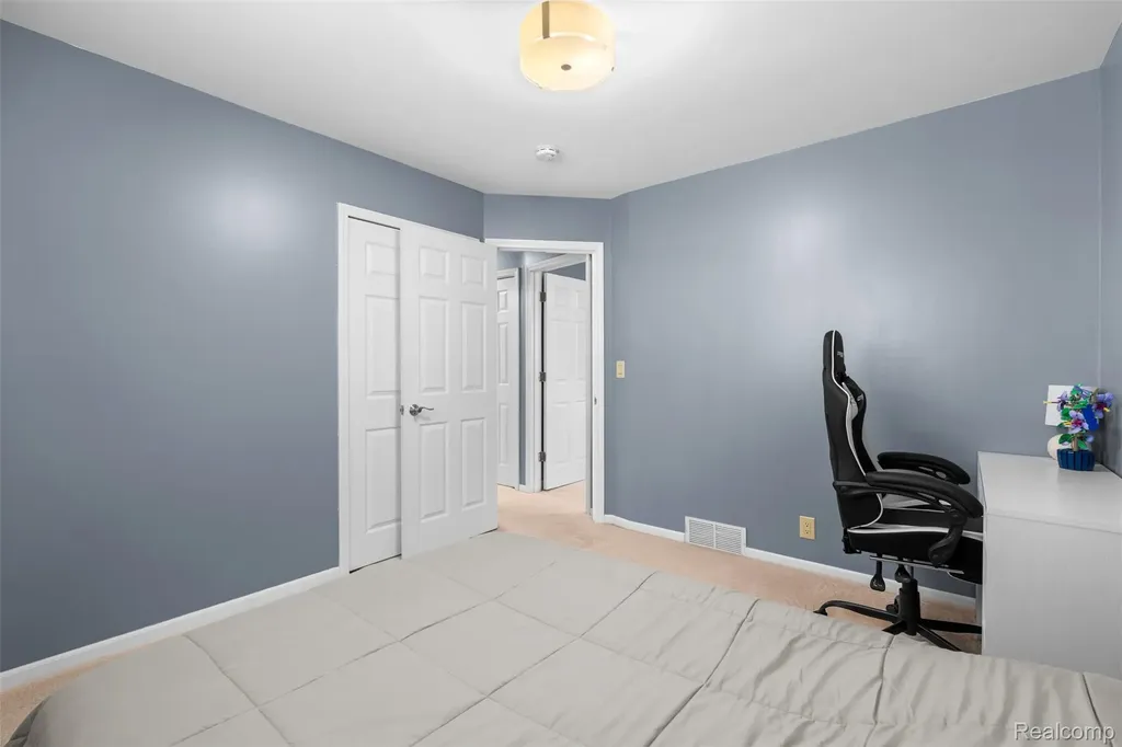 31717 Tecla Drive Warren City MI 48088