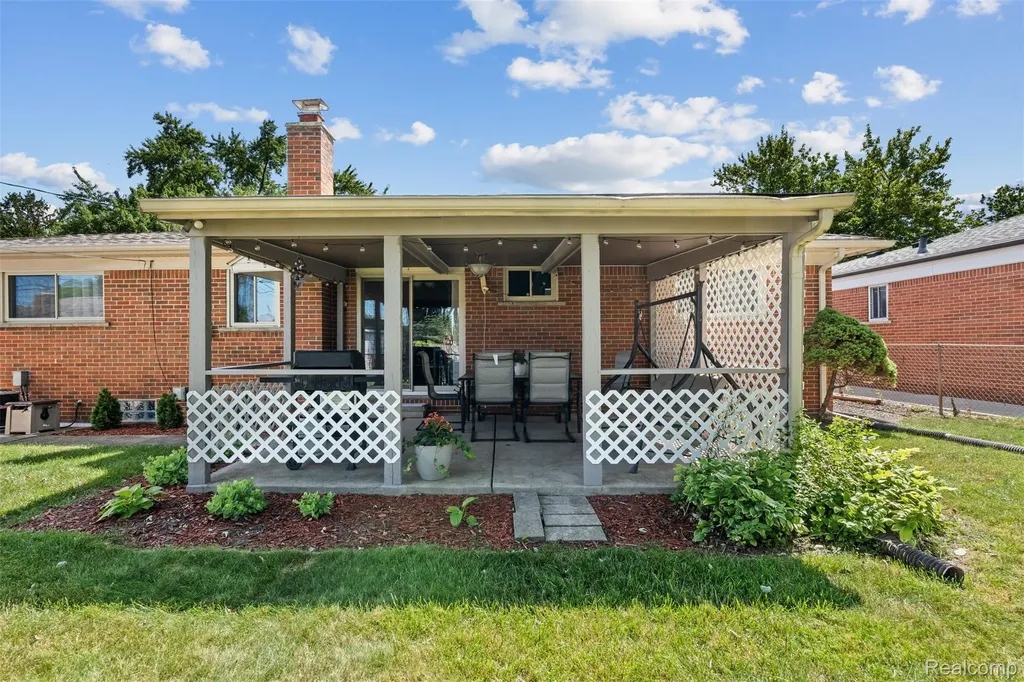 31717 Tecla Drive Warren City MI 48088