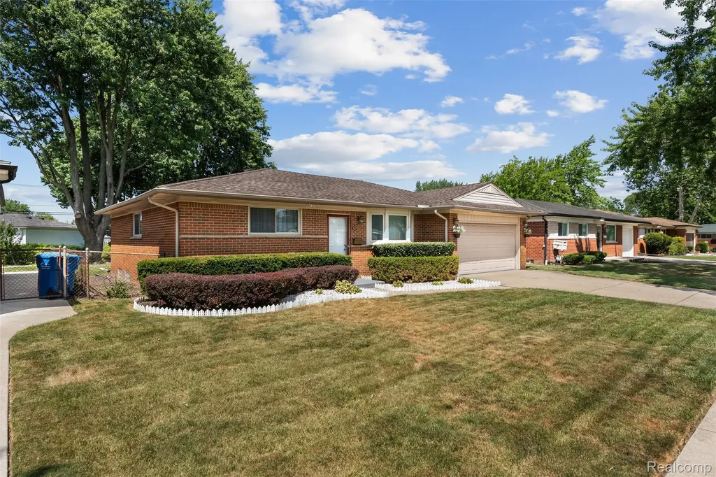 31717 Tecla Drive Warren City MI 48088