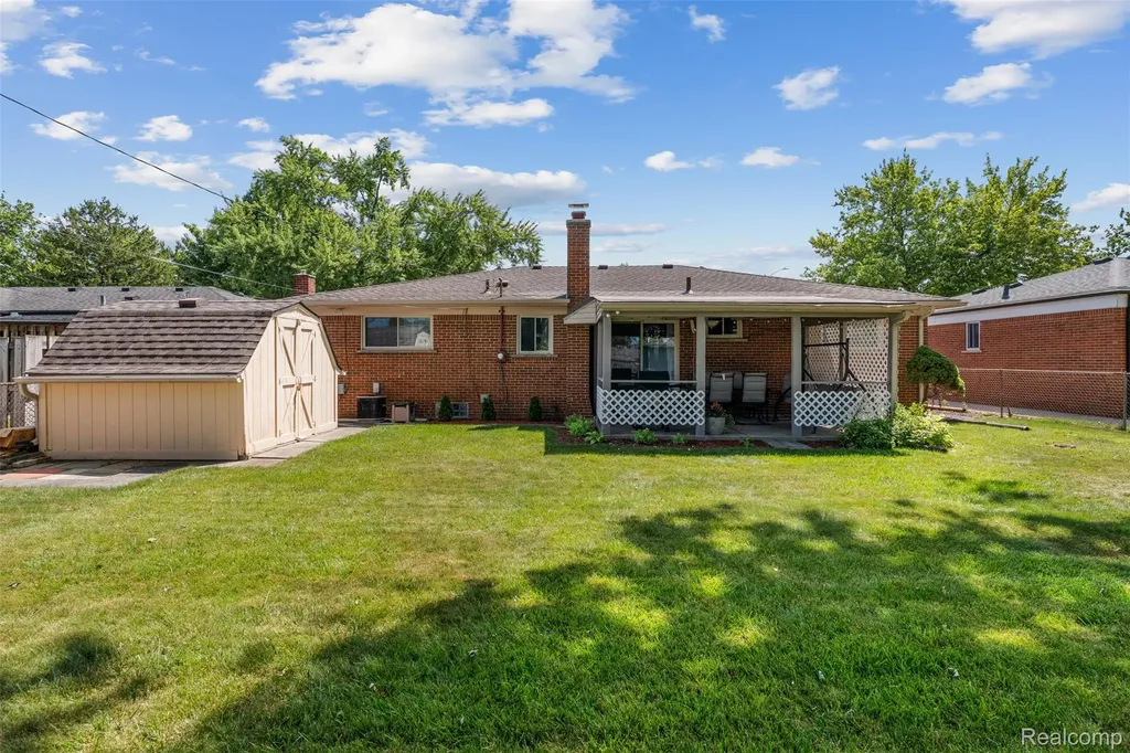 31717 Tecla Drive Warren City MI 48088