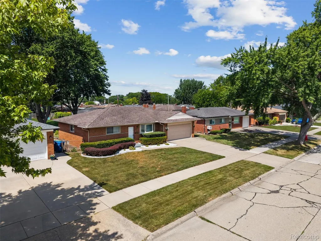 31717 Tecla Drive Warren City MI 48088