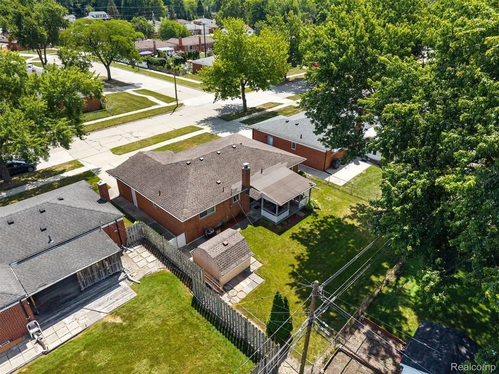 31717 Tecla Drive Warren City MI 48088