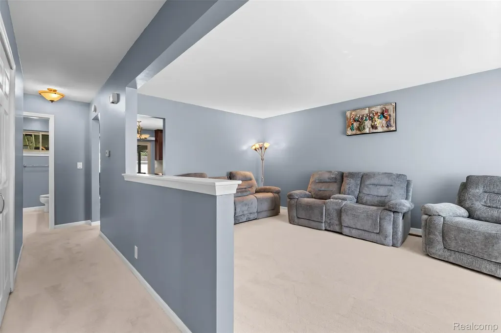 31717 Tecla Drive Warren City MI 48088