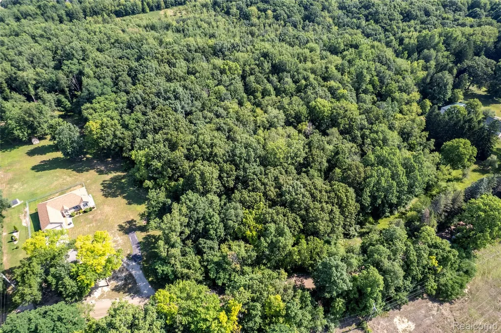 000 Holdridge Road Groveland Township MI 48462