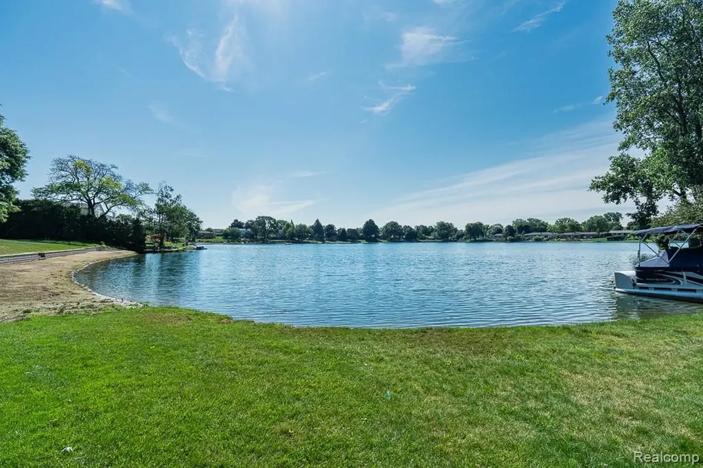 1854 Lyster Lane Troy City MI 48085