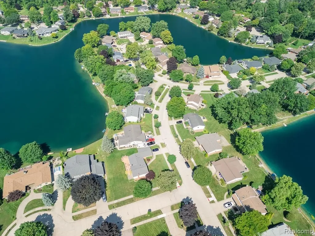 1854 Lyster Lane Troy City MI 48085