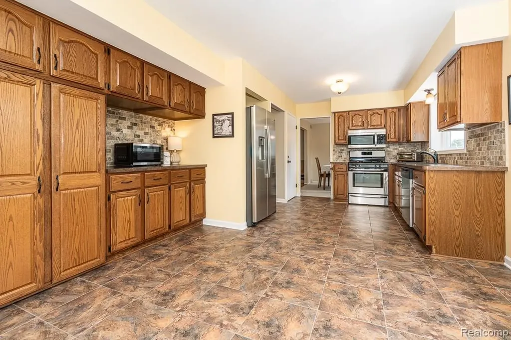 1854 Lyster Lane Troy City MI 48085
