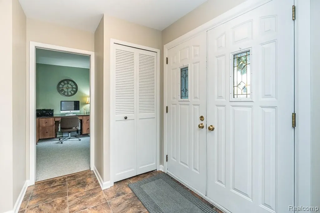 1854 Lyster Lane Troy City MI 48085