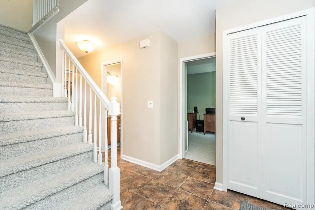 1854 Lyster Lane Troy City MI 48085
