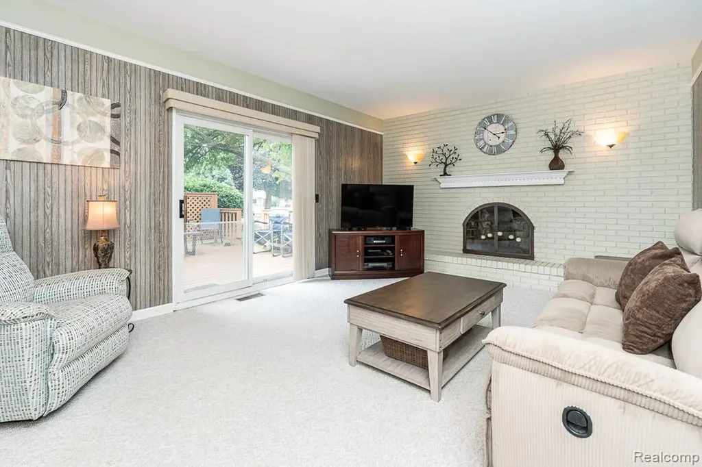 1854 Lyster Lane Troy City MI 48085