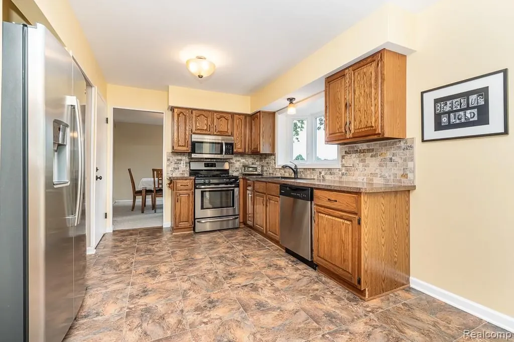 1854 Lyster Lane Troy City MI 48085