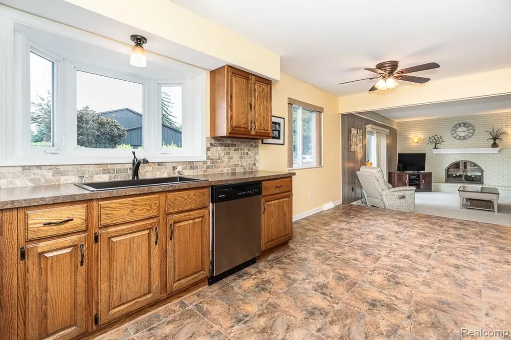 1854 Lyster Lane Troy City MI 48085