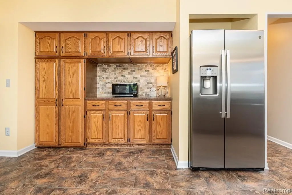 1854 Lyster Lane Troy City MI 48085