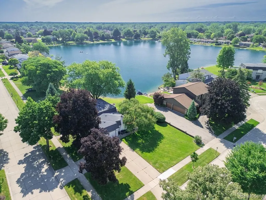 1854 Lyster Lane Troy City MI 48085