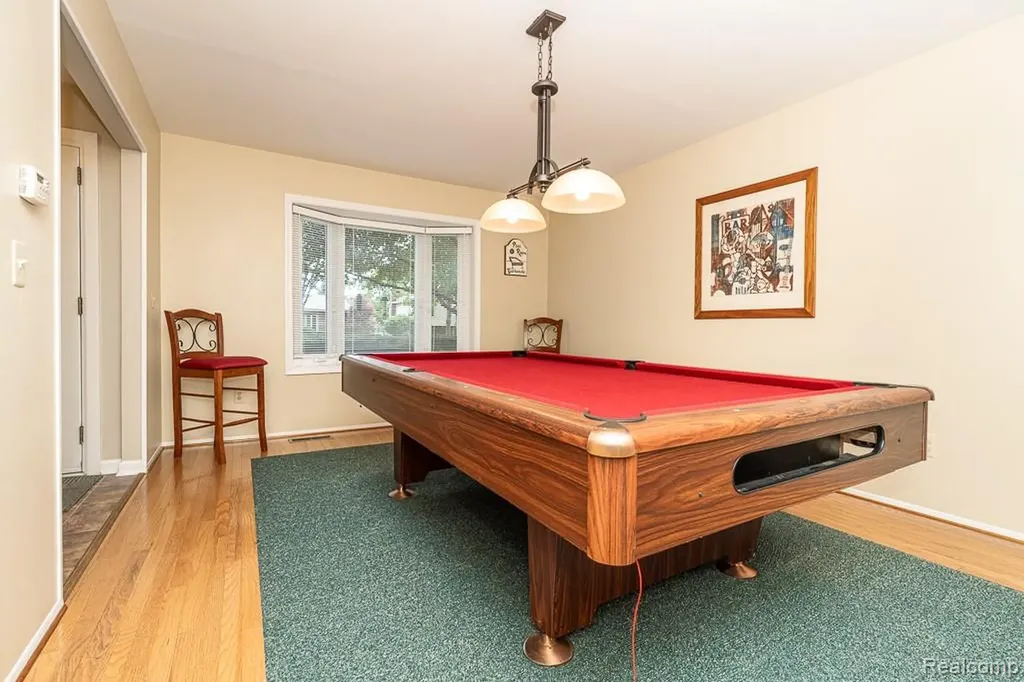1854 Lyster Lane Troy City MI 48085
