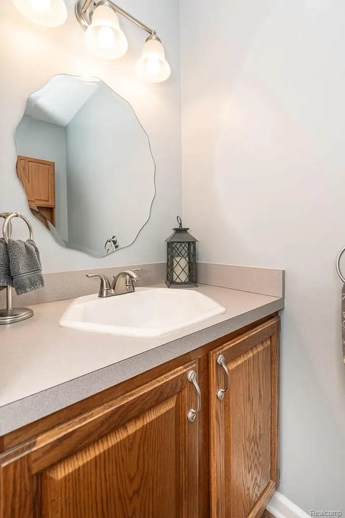 1854 Lyster Lane Troy City MI 48085
