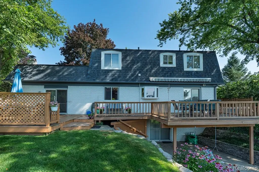 1854 Lyster Lane Troy City MI 48085