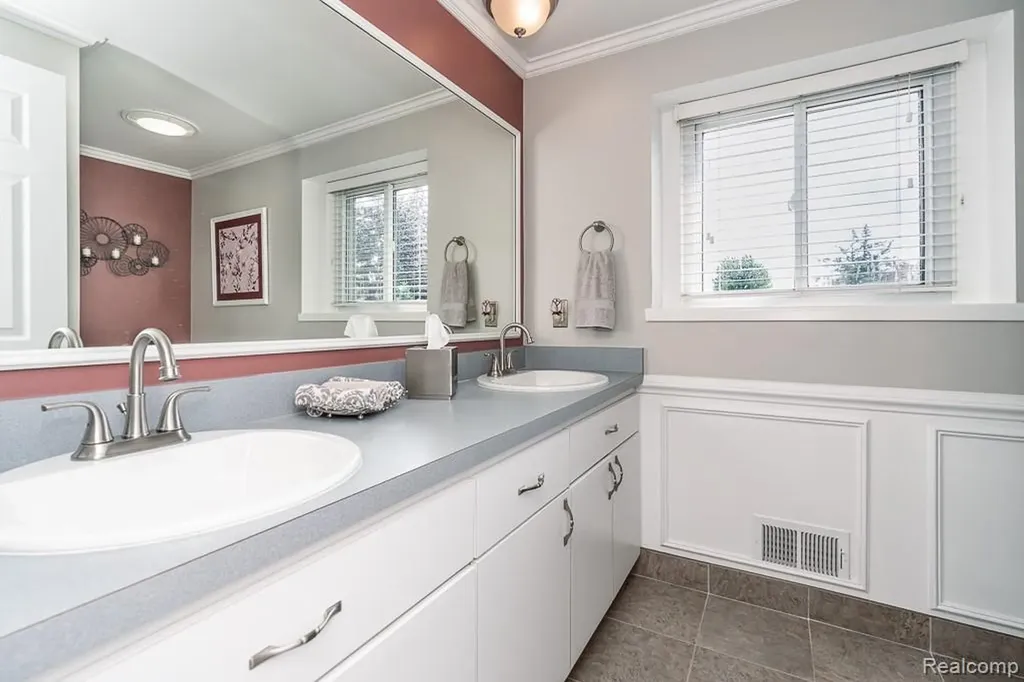 1854 Lyster Lane Troy City MI 48085