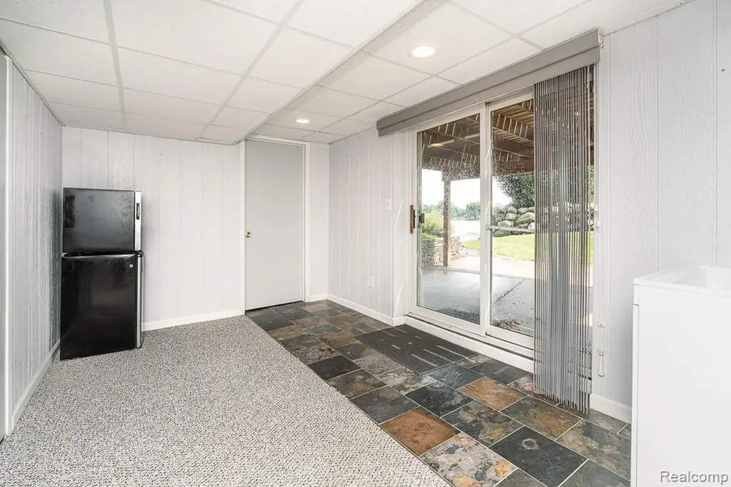 1854 Lyster Lane Troy City MI 48085