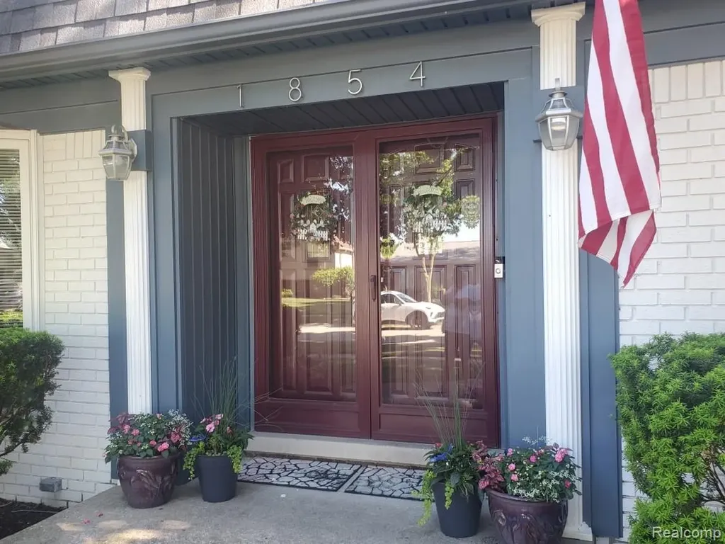 1854 Lyster Lane Troy City MI 48085
