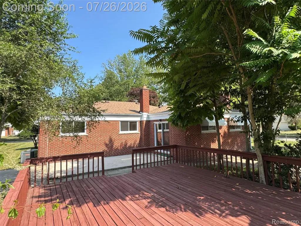 19980 Dorset Street Southfield City MI 48075