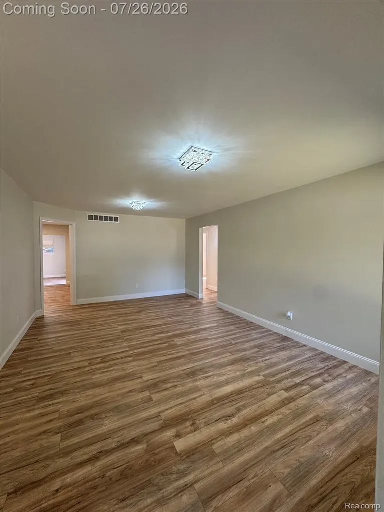 19980 Dorset Street Southfield City MI 48075