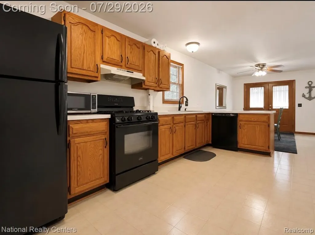 1919 Portpool Court West Bloomfield Charter Township MI 48324