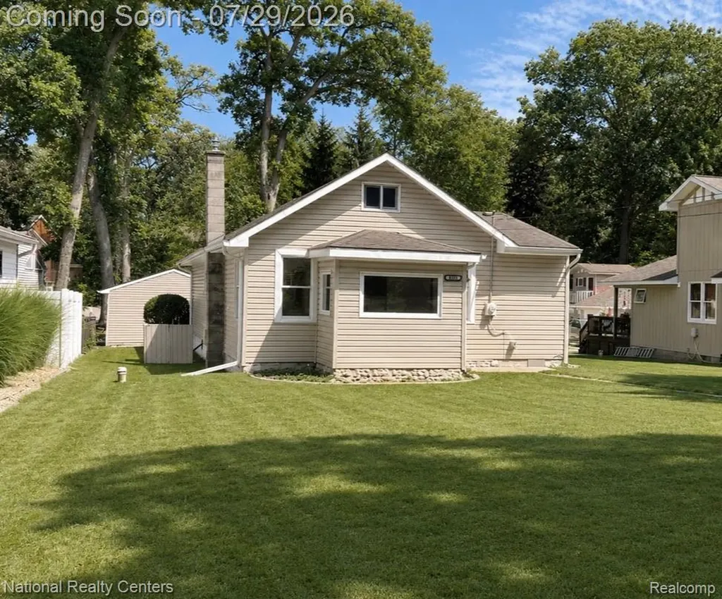 1919 Portpool Court West Bloomfield Charter Township MI 48324