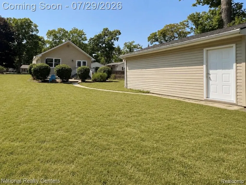 1919 Portpool Court West Bloomfield Charter Township MI 48324