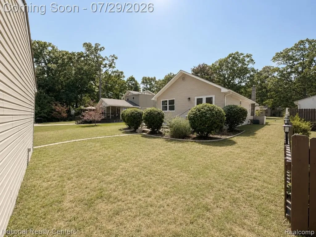 1919 Portpool Court West Bloomfield Charter Township MI 48324