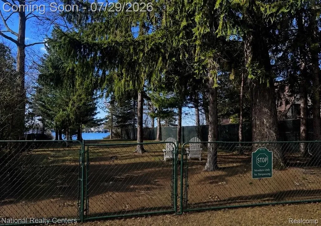1919 Portpool Court West Bloomfield Charter Township MI 48324
